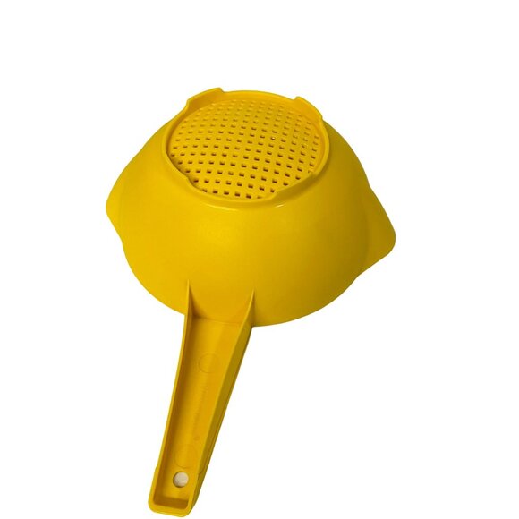 Yellow Plastic Colander With Handle For Kitchen Use - Picture 5 of 8